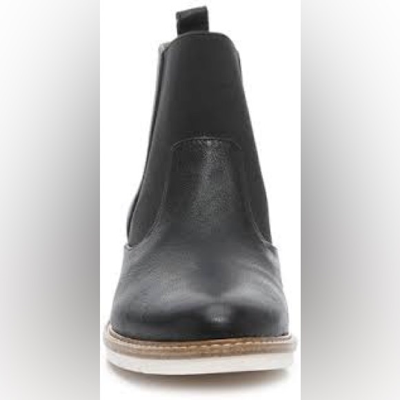 Kelly & Katie Arlo Chelsea Ankle Boot Size 6 - Picture 2 of 7